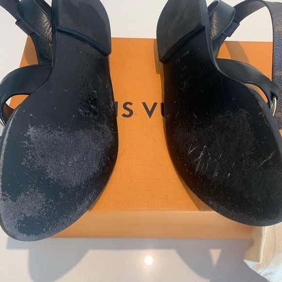 LOUIS VUITTON ACADEMY SANDALS. Size 39(US 9). - Picture 2 of 7